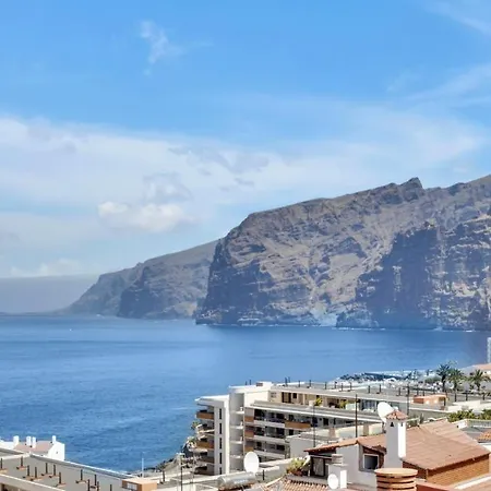 The Cliffs Penthouse, Huge Terrace, Bbq, Air Con Apartment Puerto de Santiago (Tenerife)