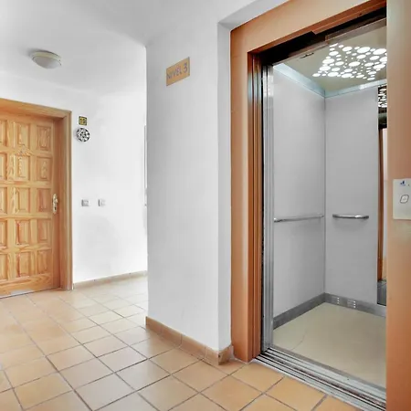 Apartment The Cliffs Penthouse, Huge Terrace, Bbq, Air Con Puerto de Santiago (Tenerife)