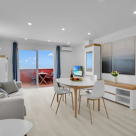 Apartment The Cliffs Penthouse, Huge Terrace, Bbq, Air Con *