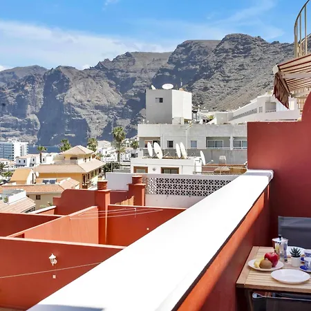 Apartment The Cliffs Penthouse, Huge Terrace, Bbq, Air Con Puerto de Santiago (Tenerife)
